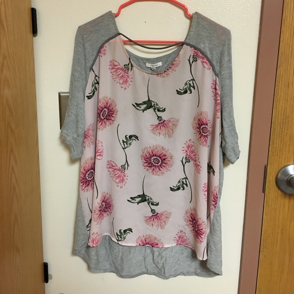 Maurice’s Floral top